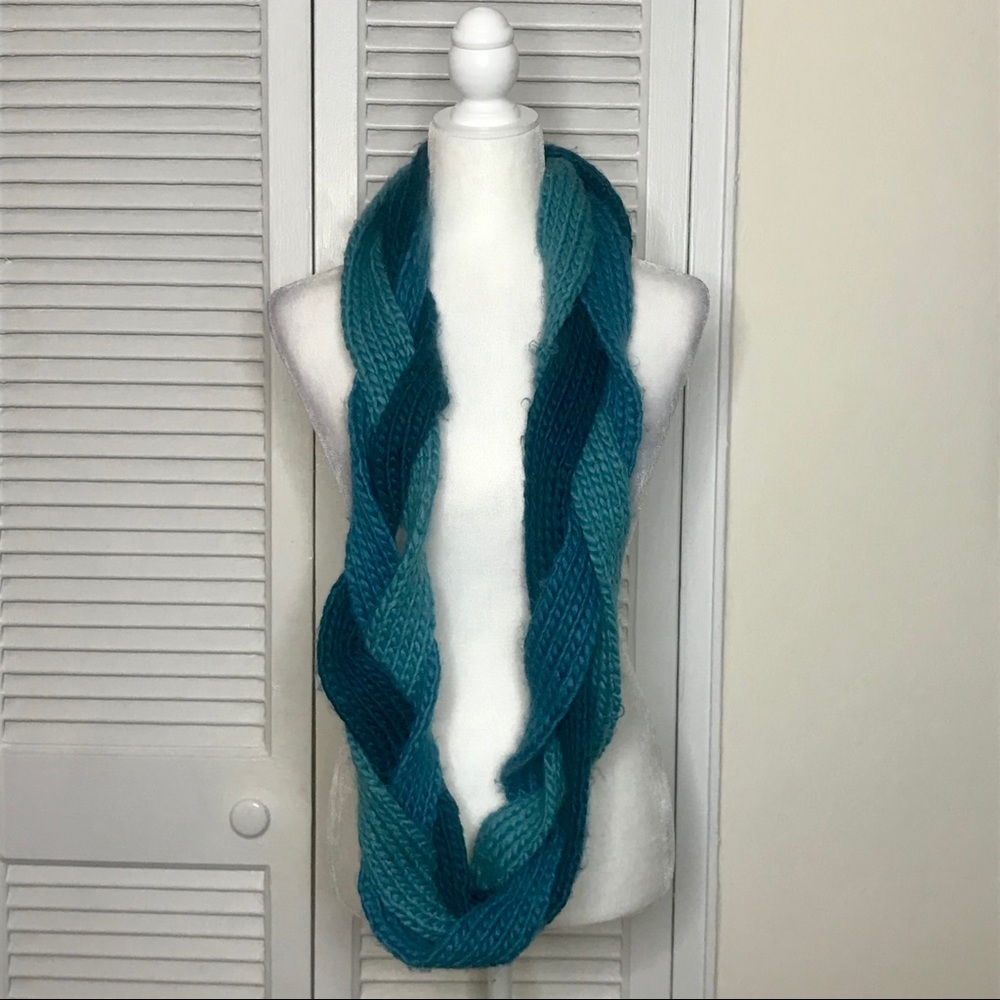 NWOT Merona Knit Blue Braided Infinity Scarf - Picture 2 of 3
